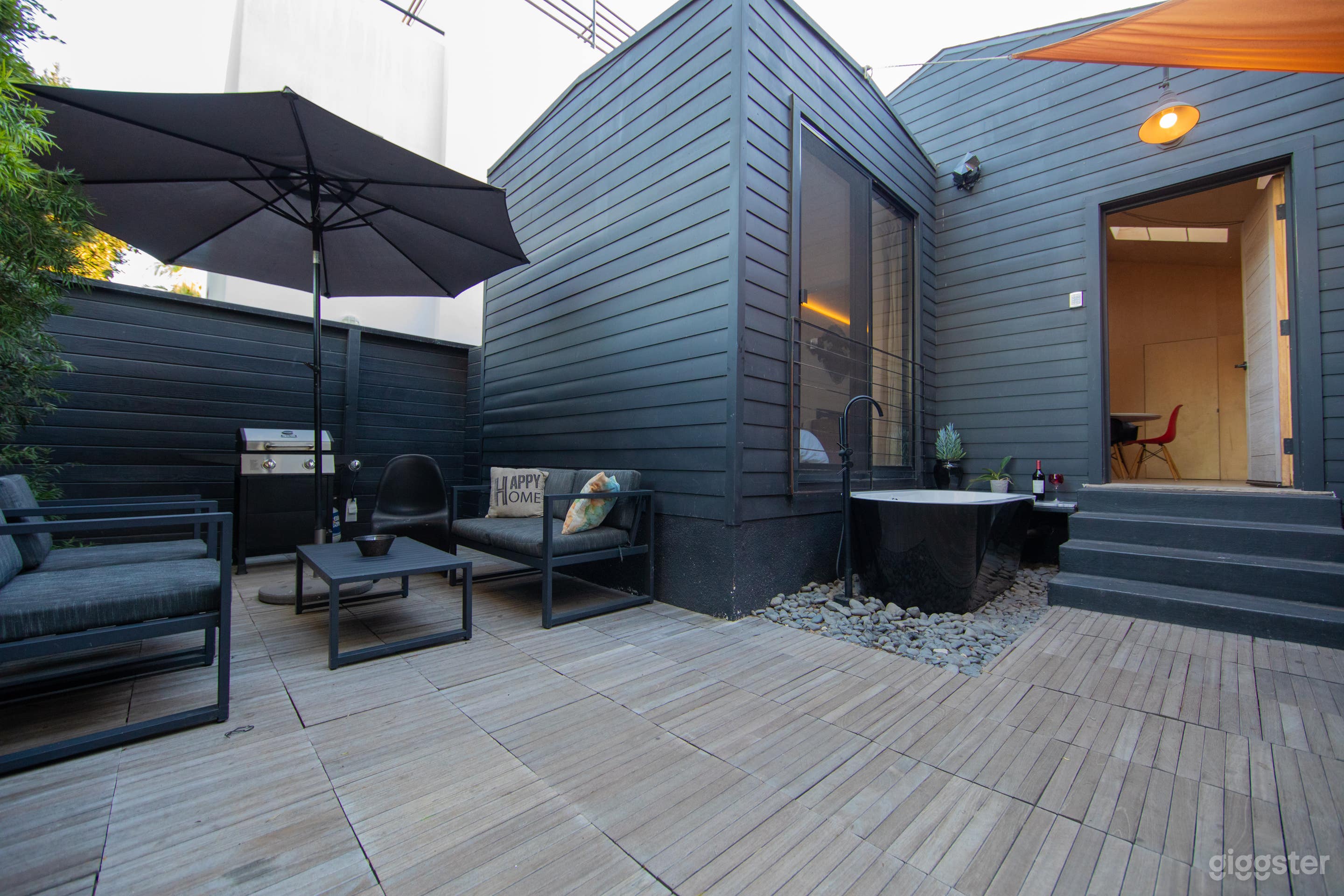 Outdoor freestanding tub in open space. Ideal for fashion, beauty, or film scenes. Offers natural lighting &amp; scenic framing options. 🎥✨