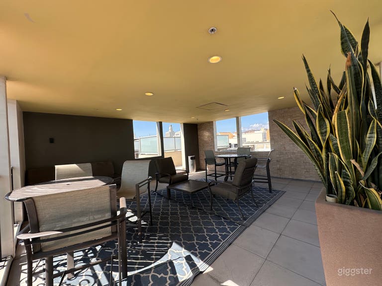  Salón Distintivo en la Azotea con Vistas a la Ciudad 