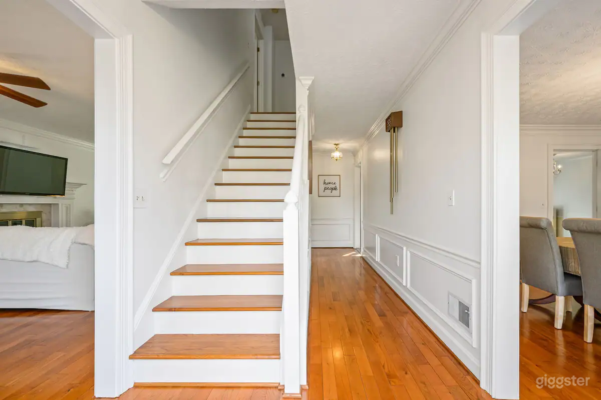 2 Story Home With Sunroom &amp; Cozy Deck Close To KSU Photo 3