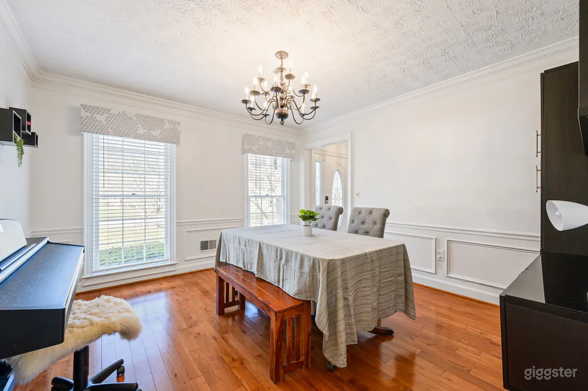 2 Story Home With Sunroom &amp; Cozy Deck Close To KSU Photo 4