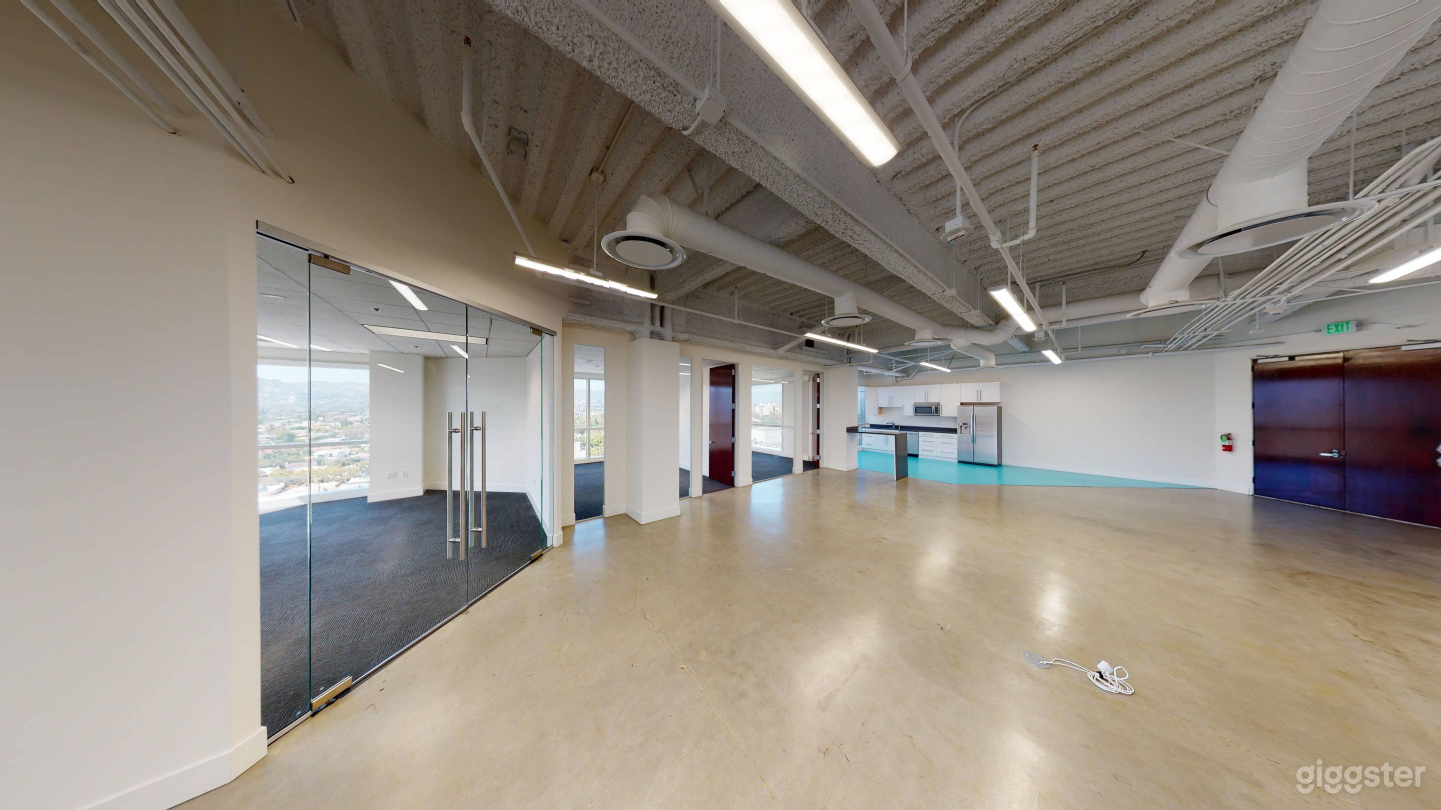 Office Space in West Hollywood (Modern and High) Photo 1