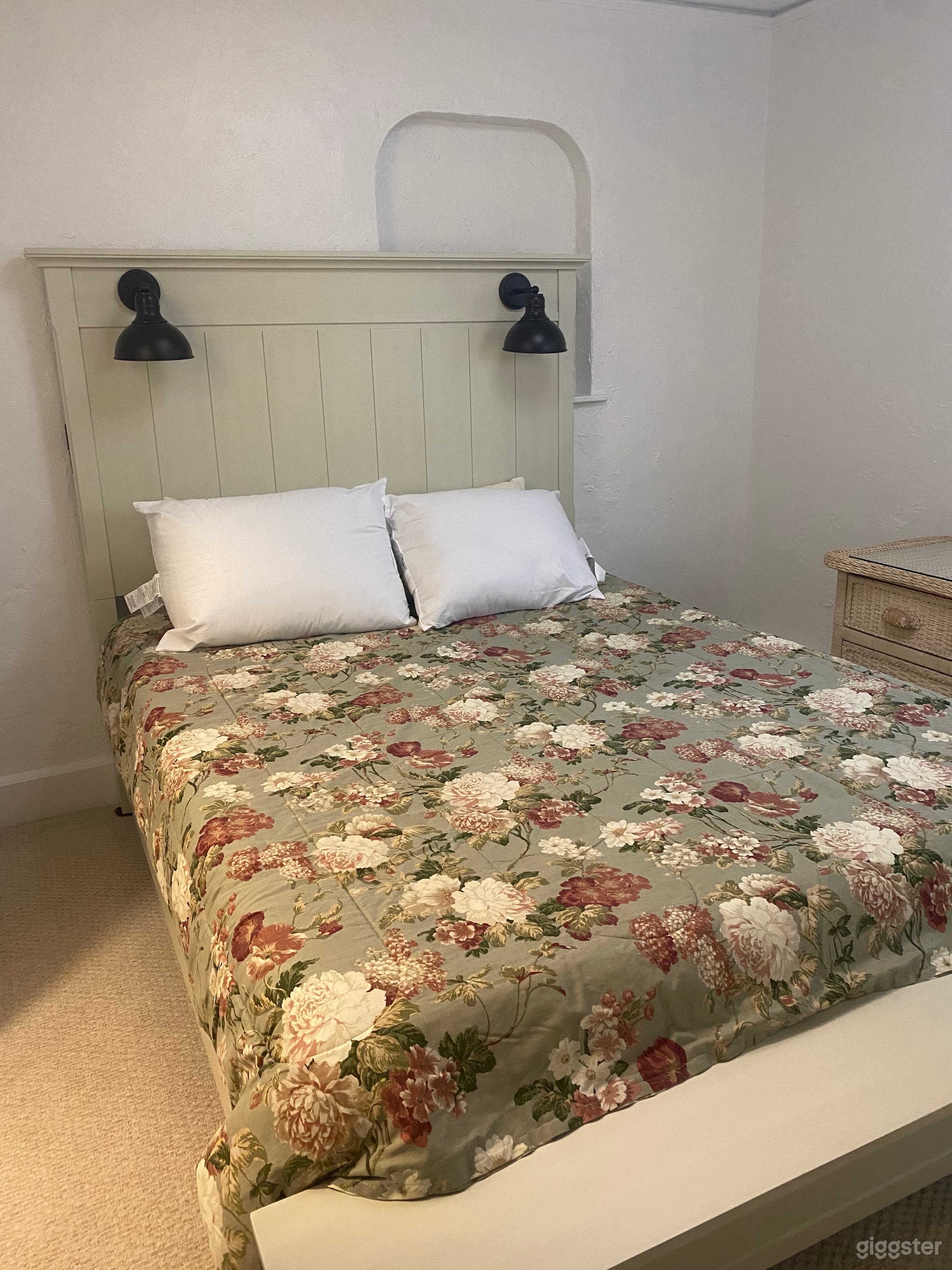 Lakefront house with clubhouse garage near beach! Photo 4