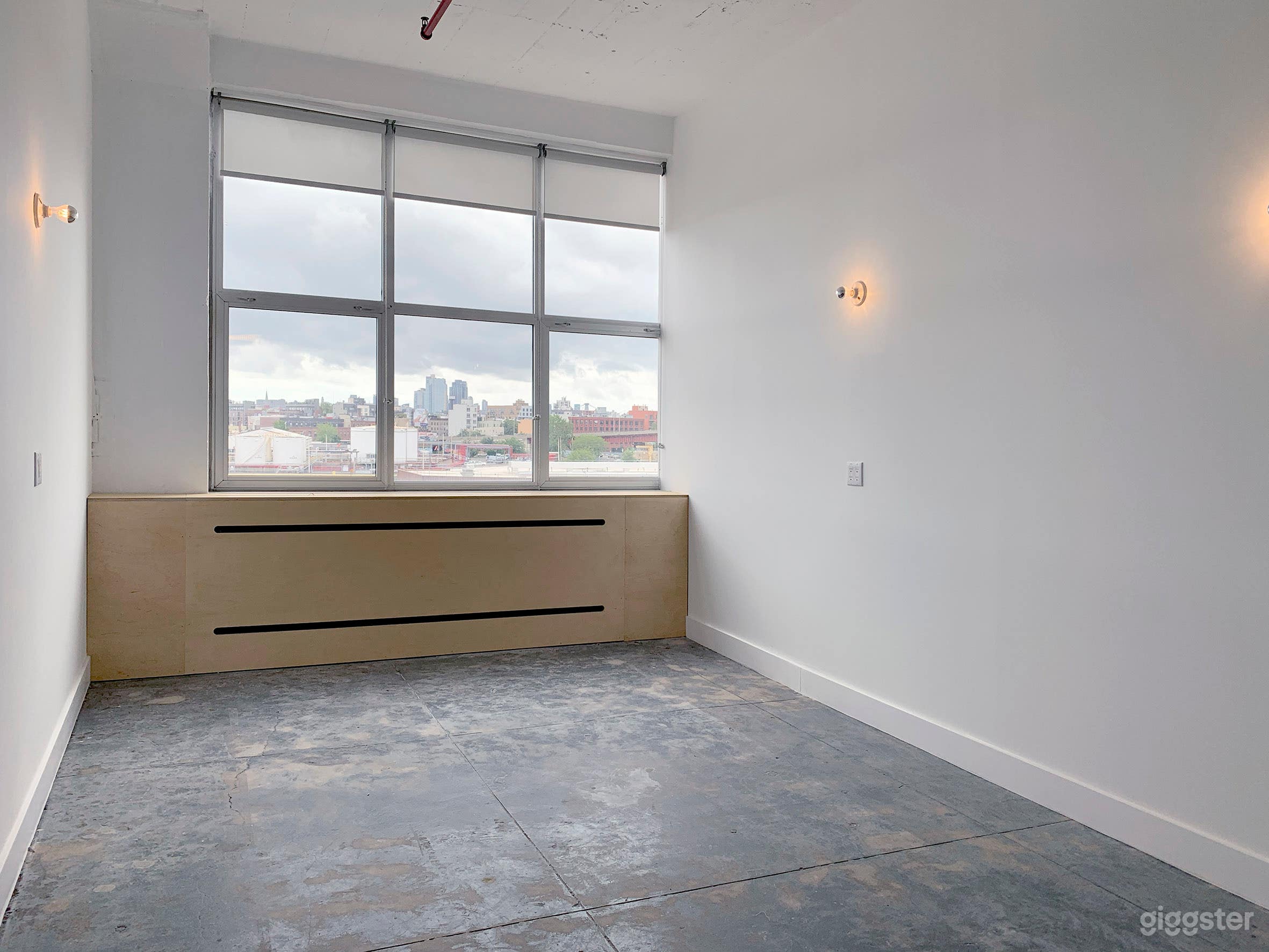Studio 108 (Office Space) in Long Island Photo 1