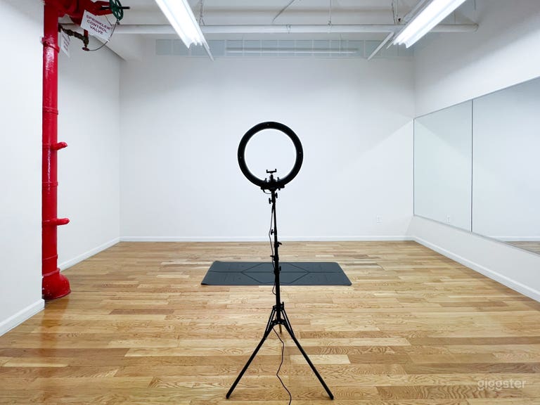  Cre8ive 3-1: Flexible Chelsea Space 