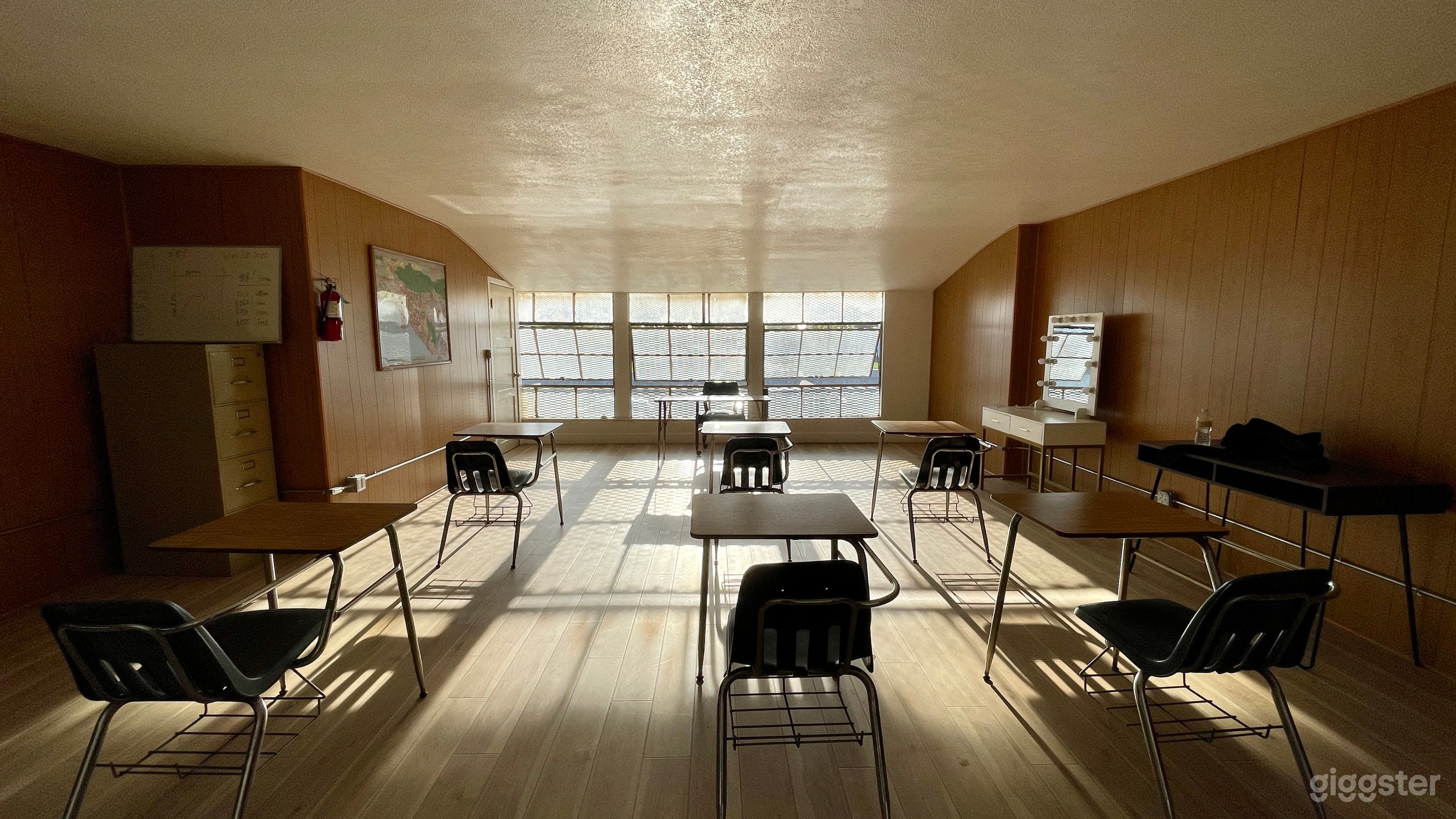 Back 2 School Package: School Bus + Classroom + Lockers Photo 3