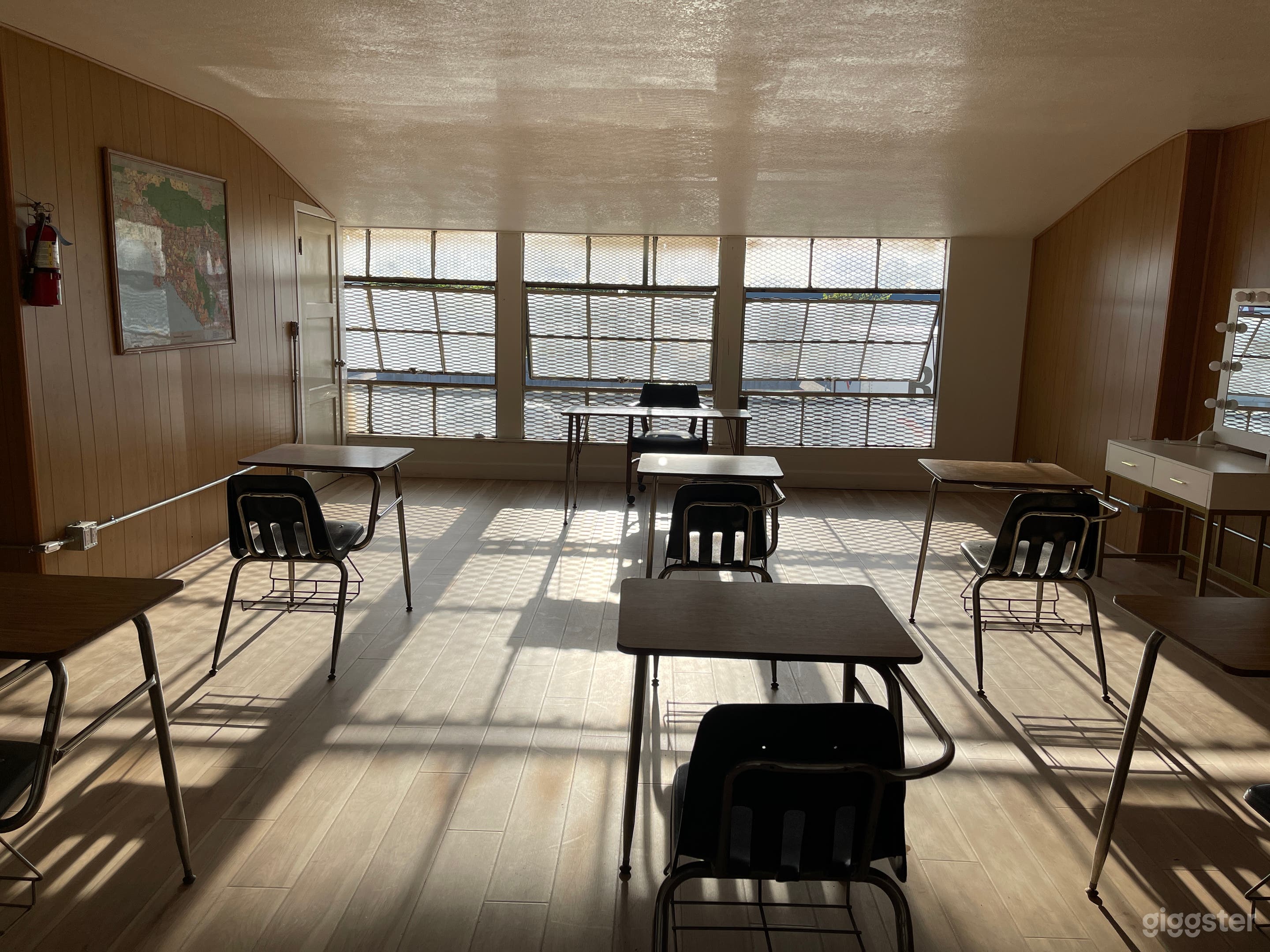 Back 2 School Package: School Bus + Classroom + Lockers Photo 2