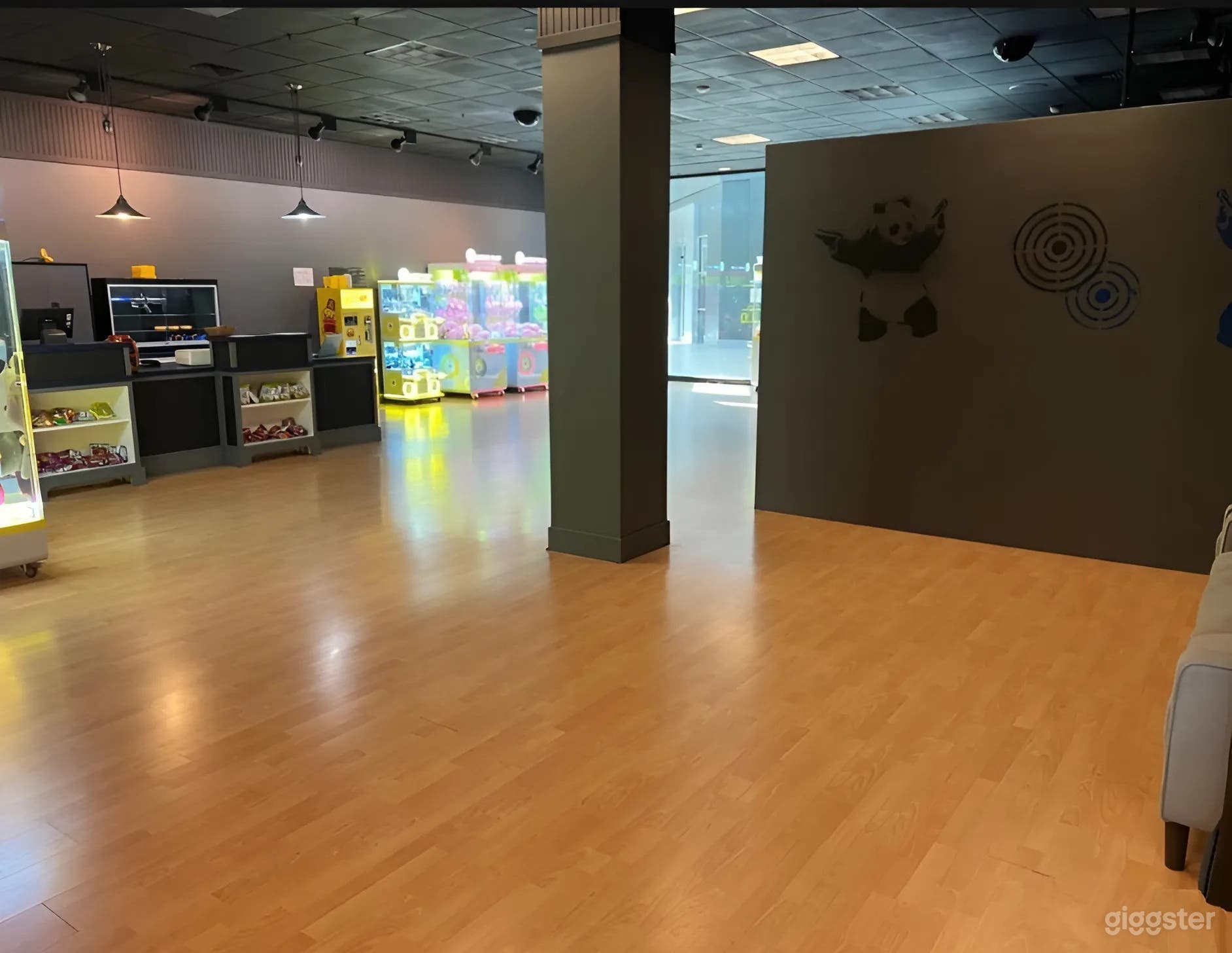 Spacious 3,800 Sq. Ft. Showroom Space for Events &amp; Productions Photo 1