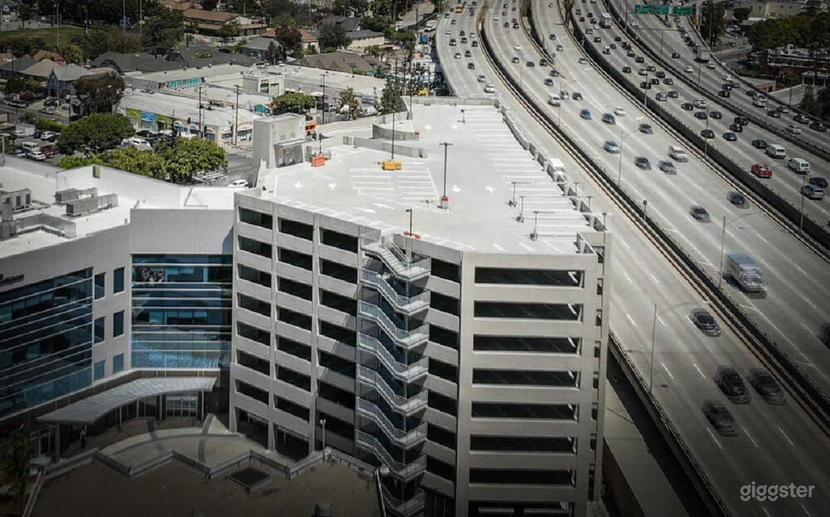 LA Rooftop Parking Structure w/ ENTIRE CITY VIEWS! Photo 2