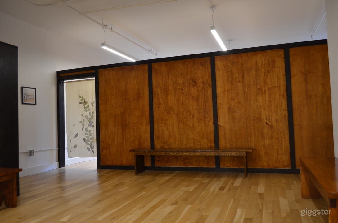 Large open studio filled with natural sunlight Photo 4