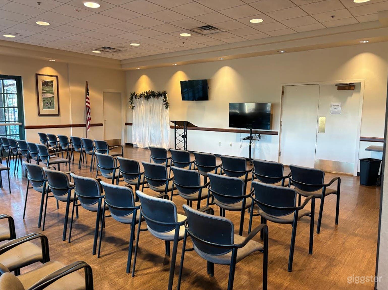 Ideal Venue for Special Events, Corporate Meetings Photo 3