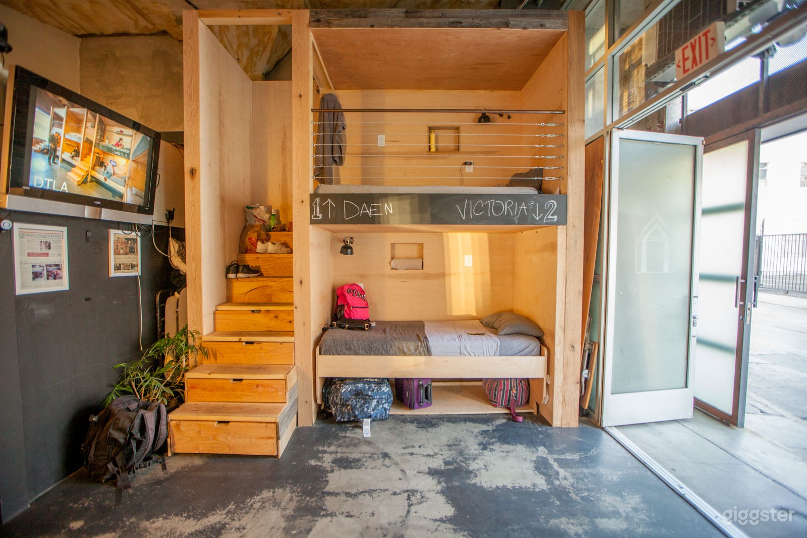 Cool &amp; Crafty Startup Office With Sleeping Pods Photo 2