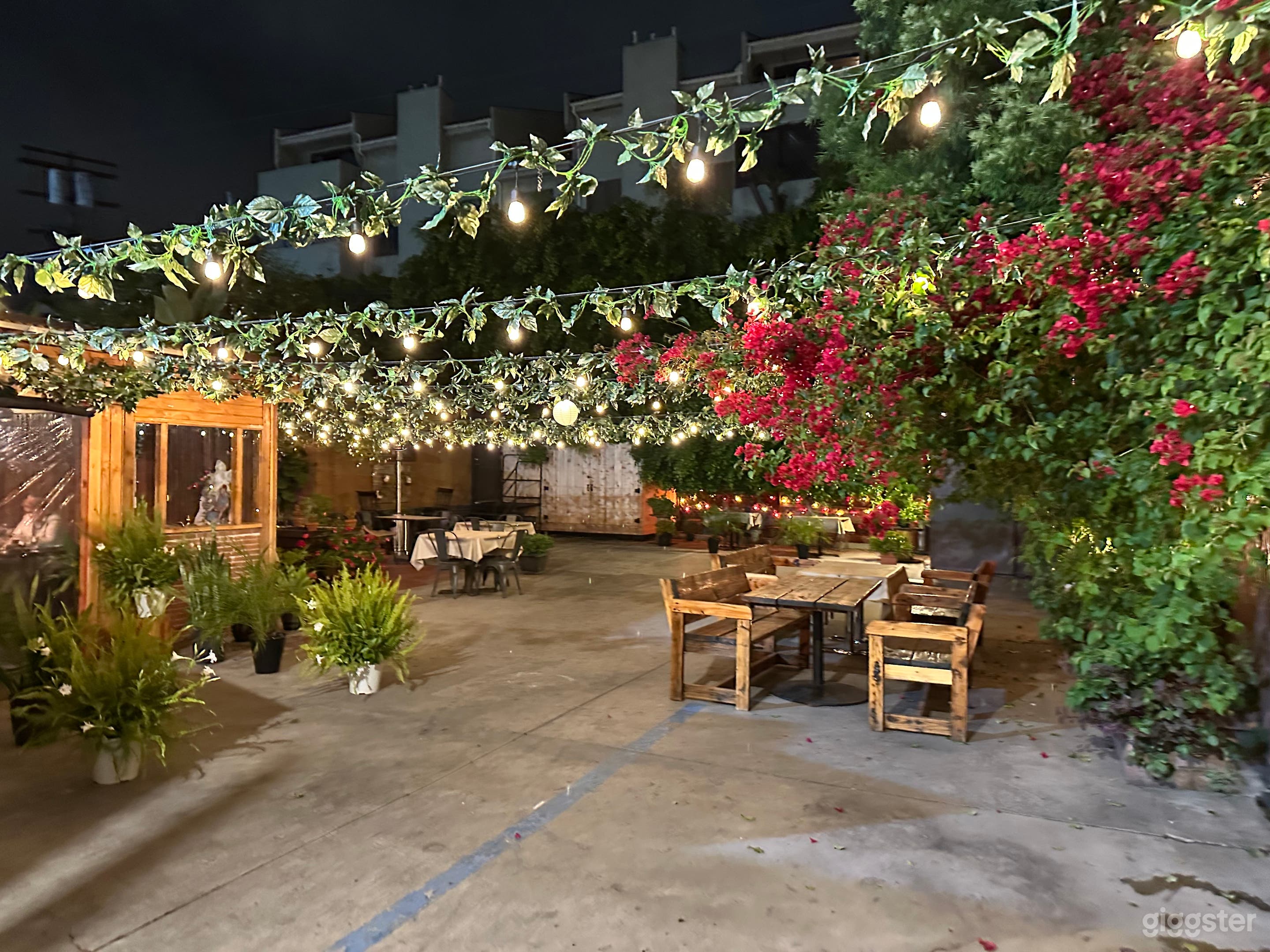 Beautiful Restaurant with Indoor Outdoor Venues Photo 1