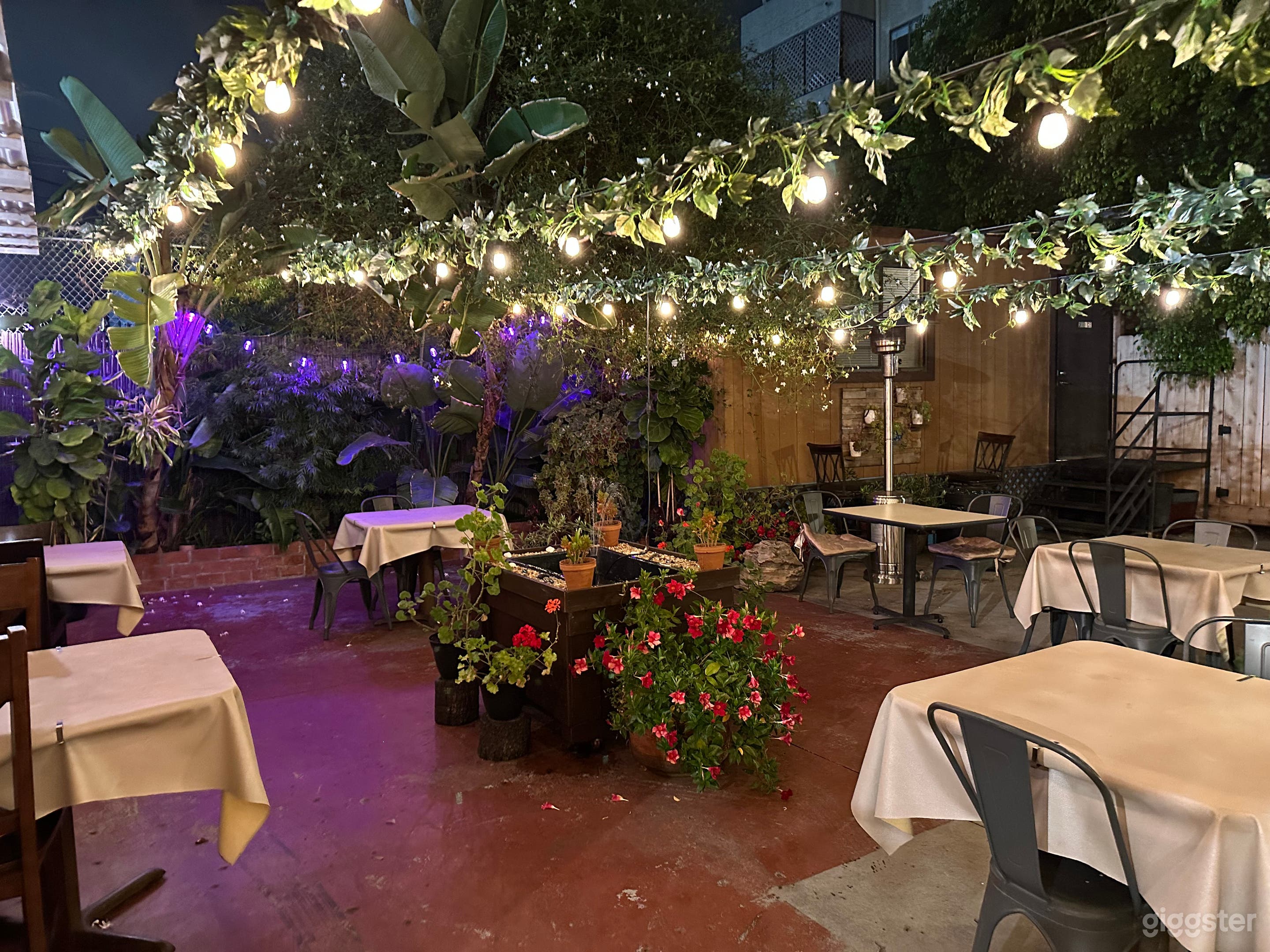 Beautiful Restaurant with Indoor Outdoor Venues Photo 3