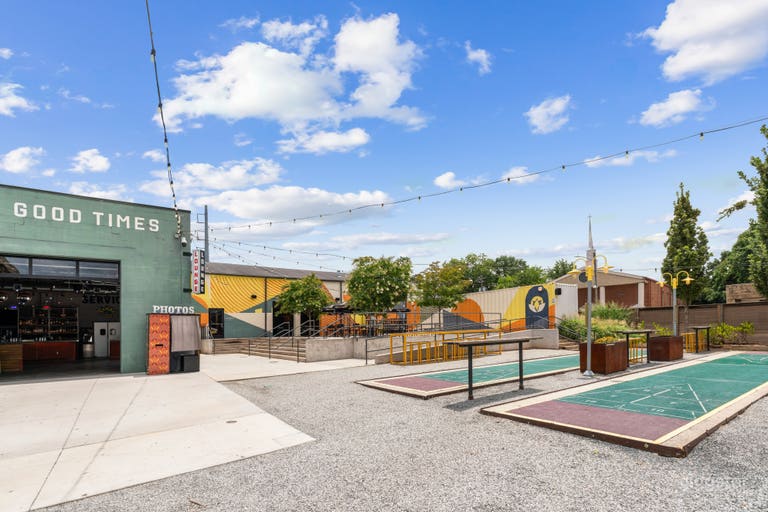  Westside Industrial-Chic Venue 