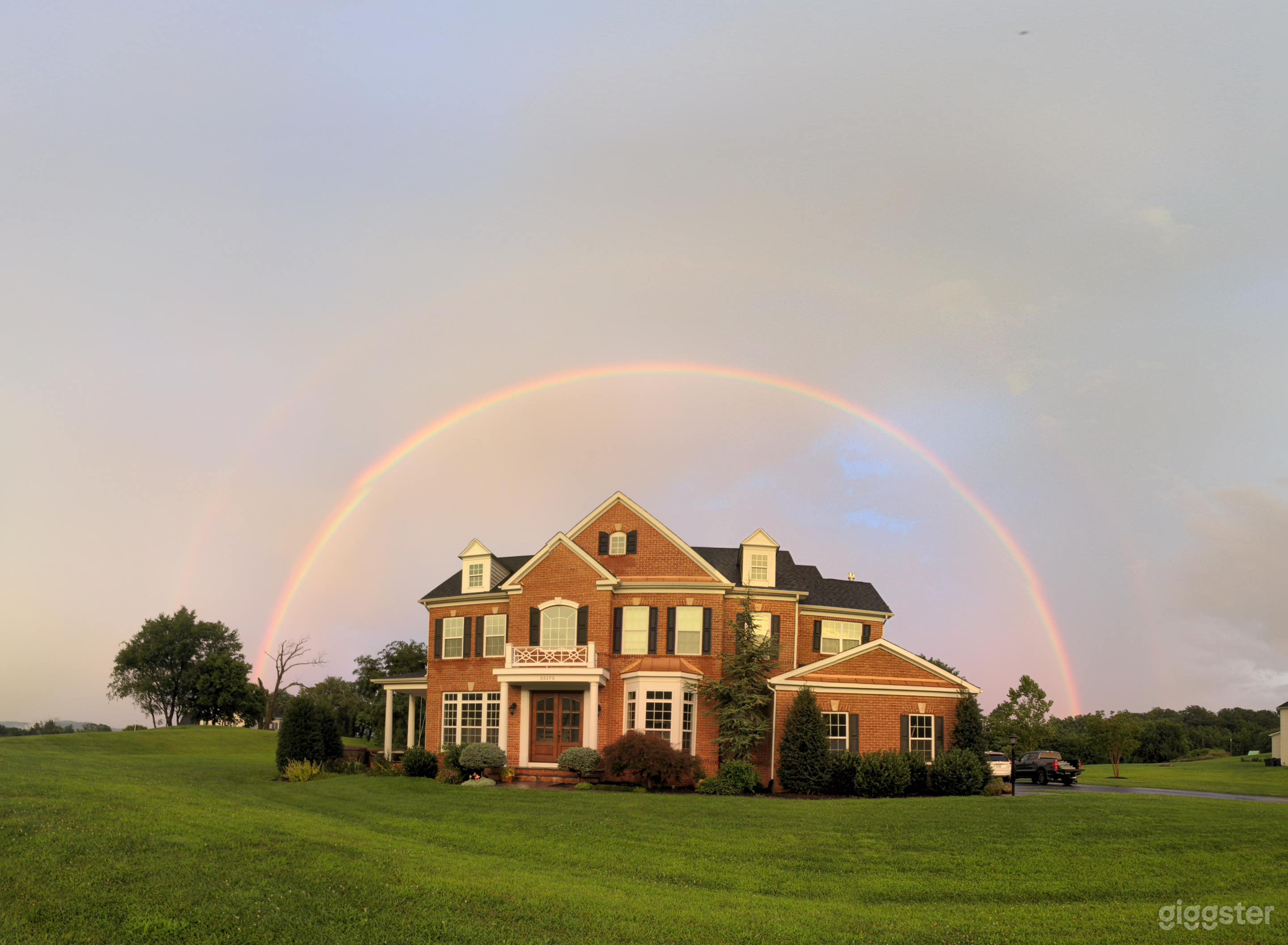 Large gorgeous colonial in Northern Virginia  Photo 2