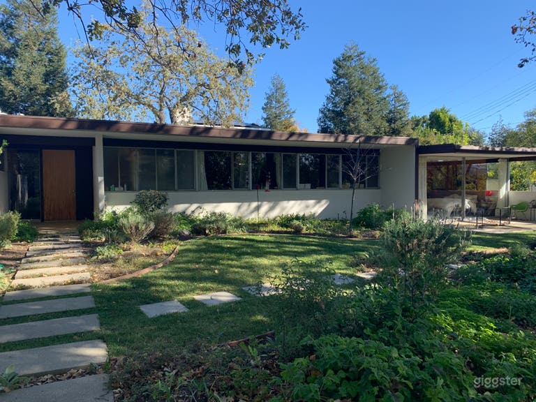  Midcentury Nature Home 