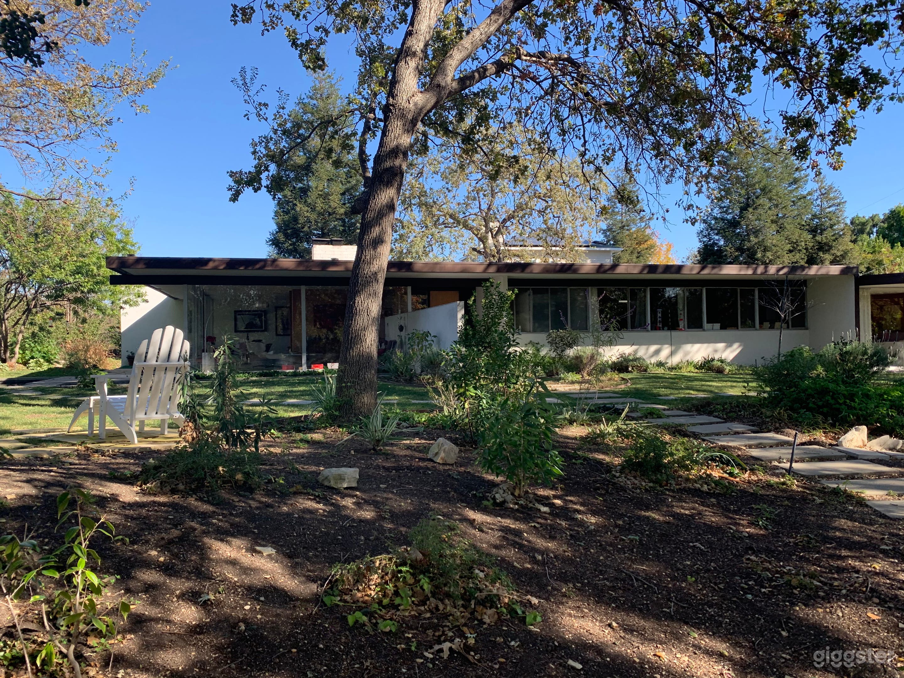 Midcentury Nature Home Photo 1