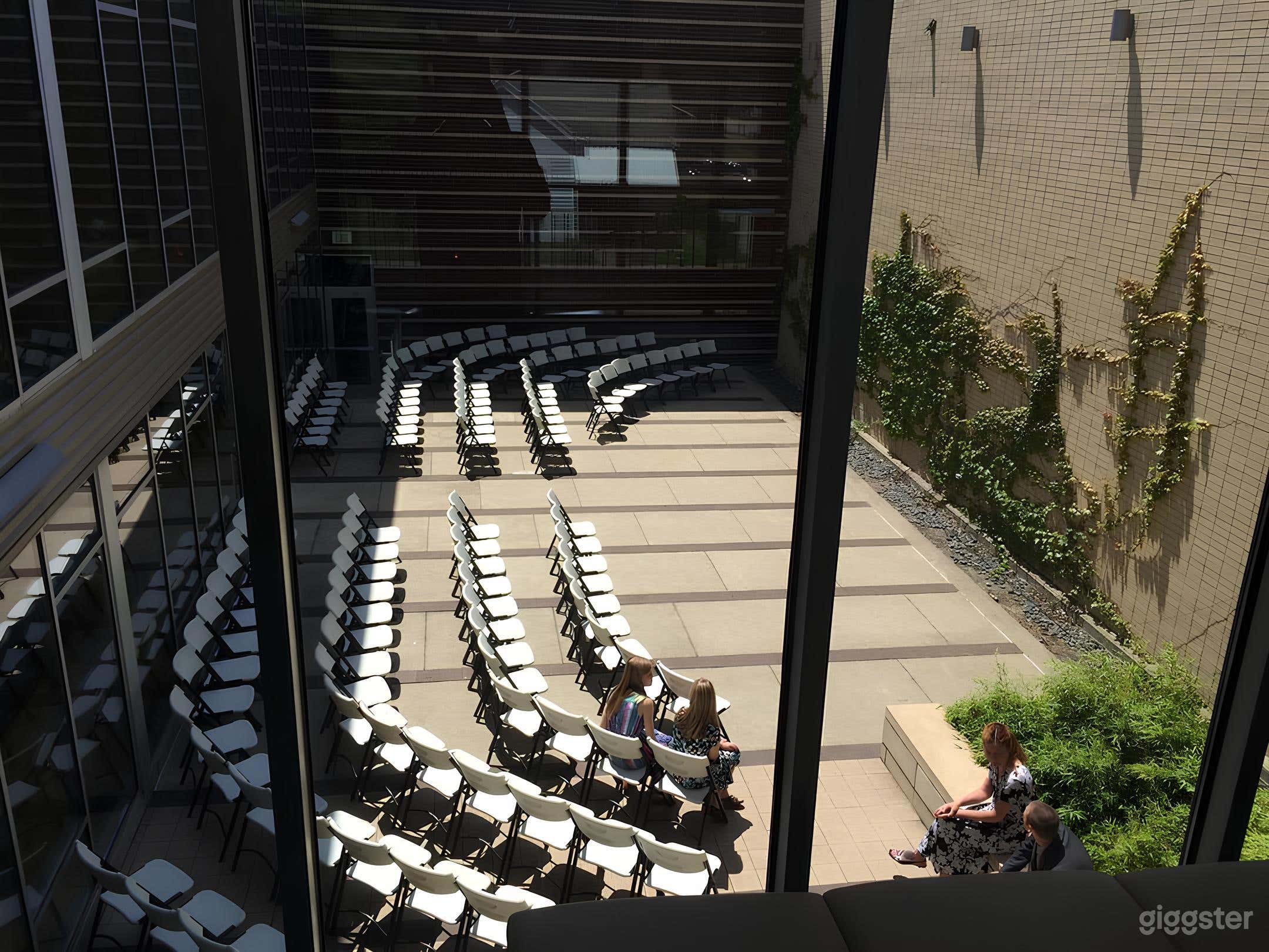 Community Room &amp; Courtyard Rental Photo 4