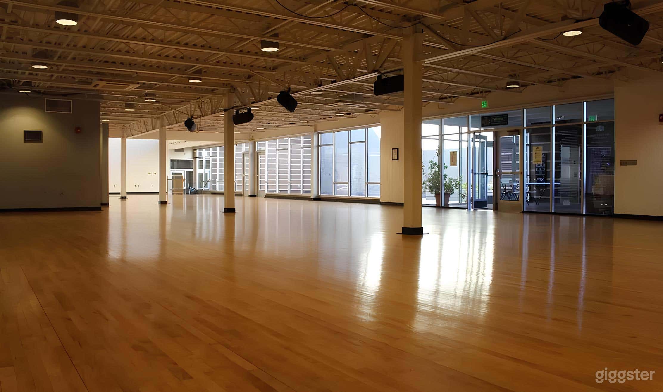 Community Room &amp; Courtyard Rental Photo 2