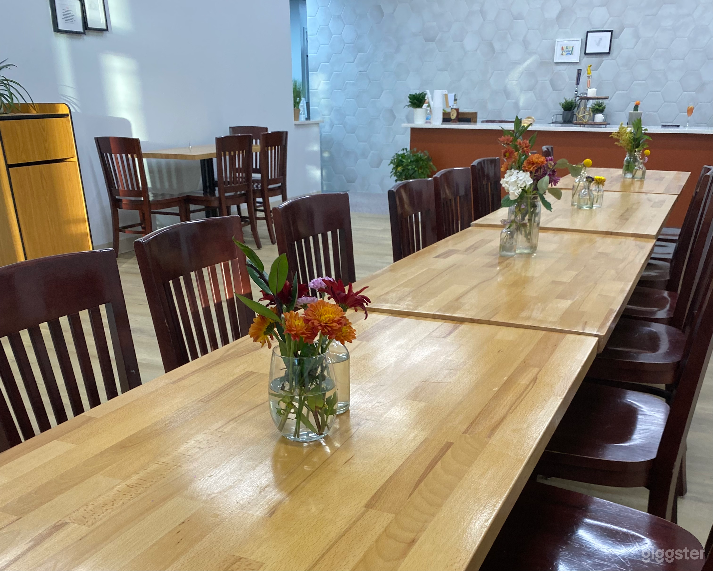 Customizable Cafe with Onsite Catering Photo 3