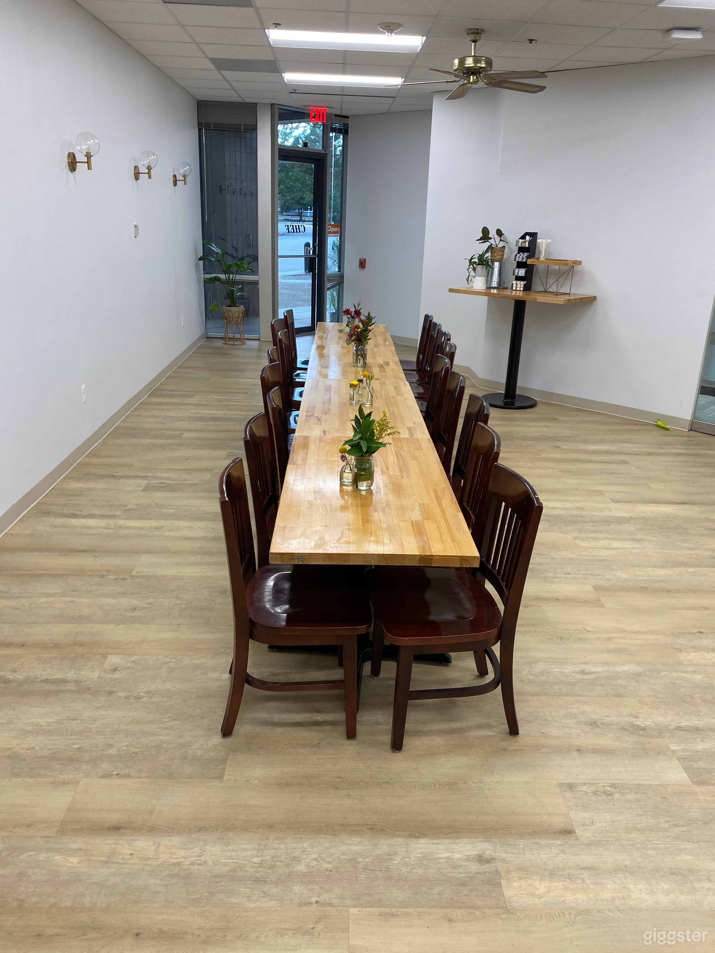 Customizable Cafe with Onsite Catering Photo 2