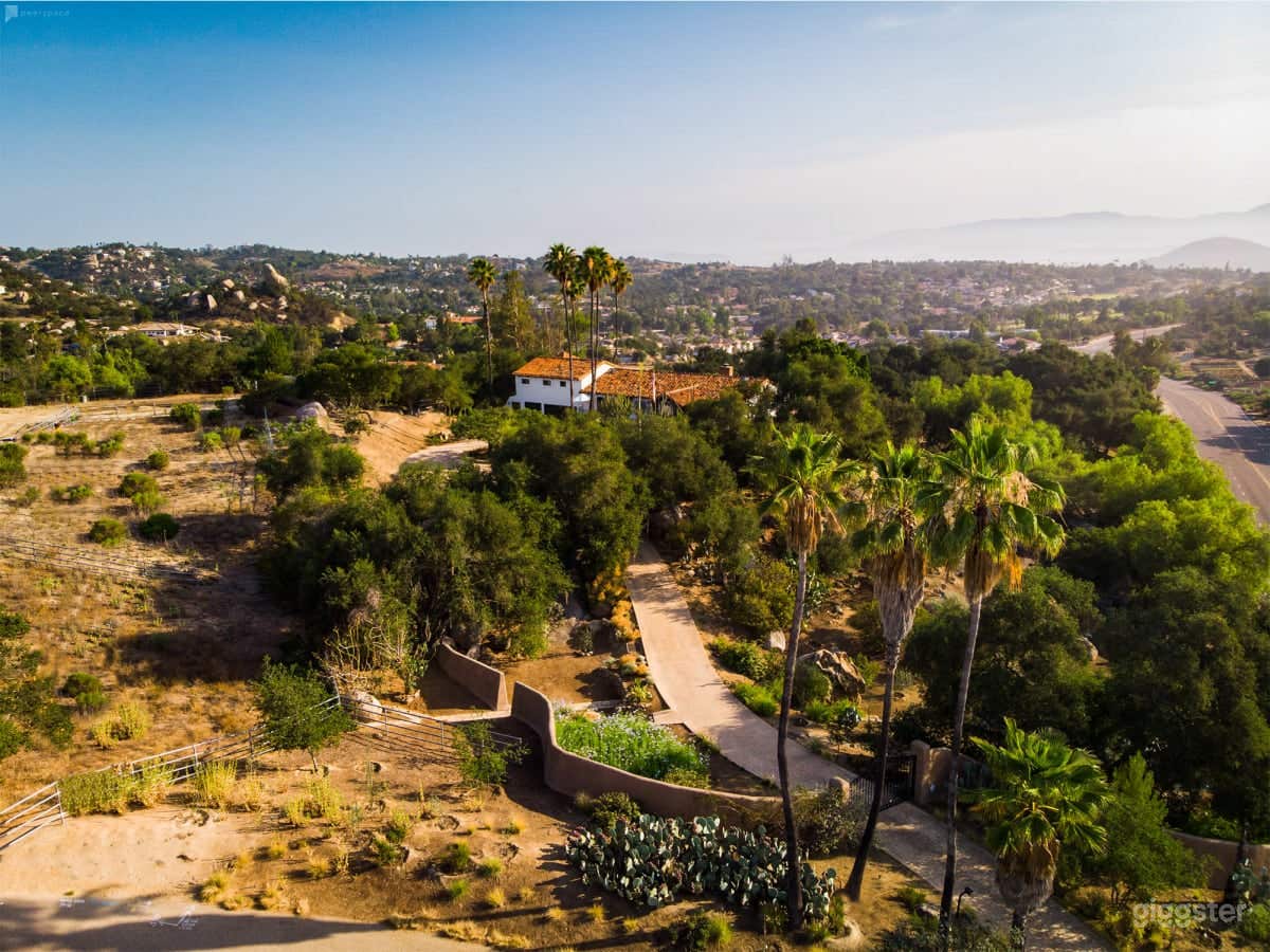 Hacienda 6 Palms Nestled Among Oaks