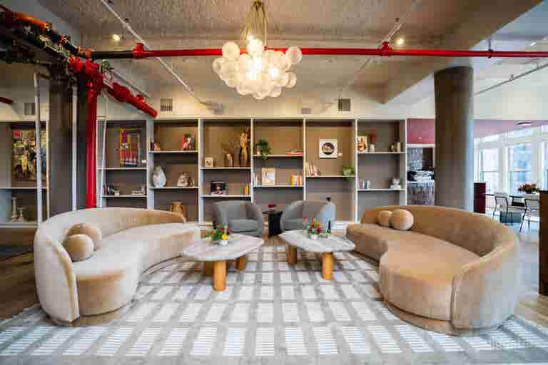  Bright Skyline Penthouse for Events 