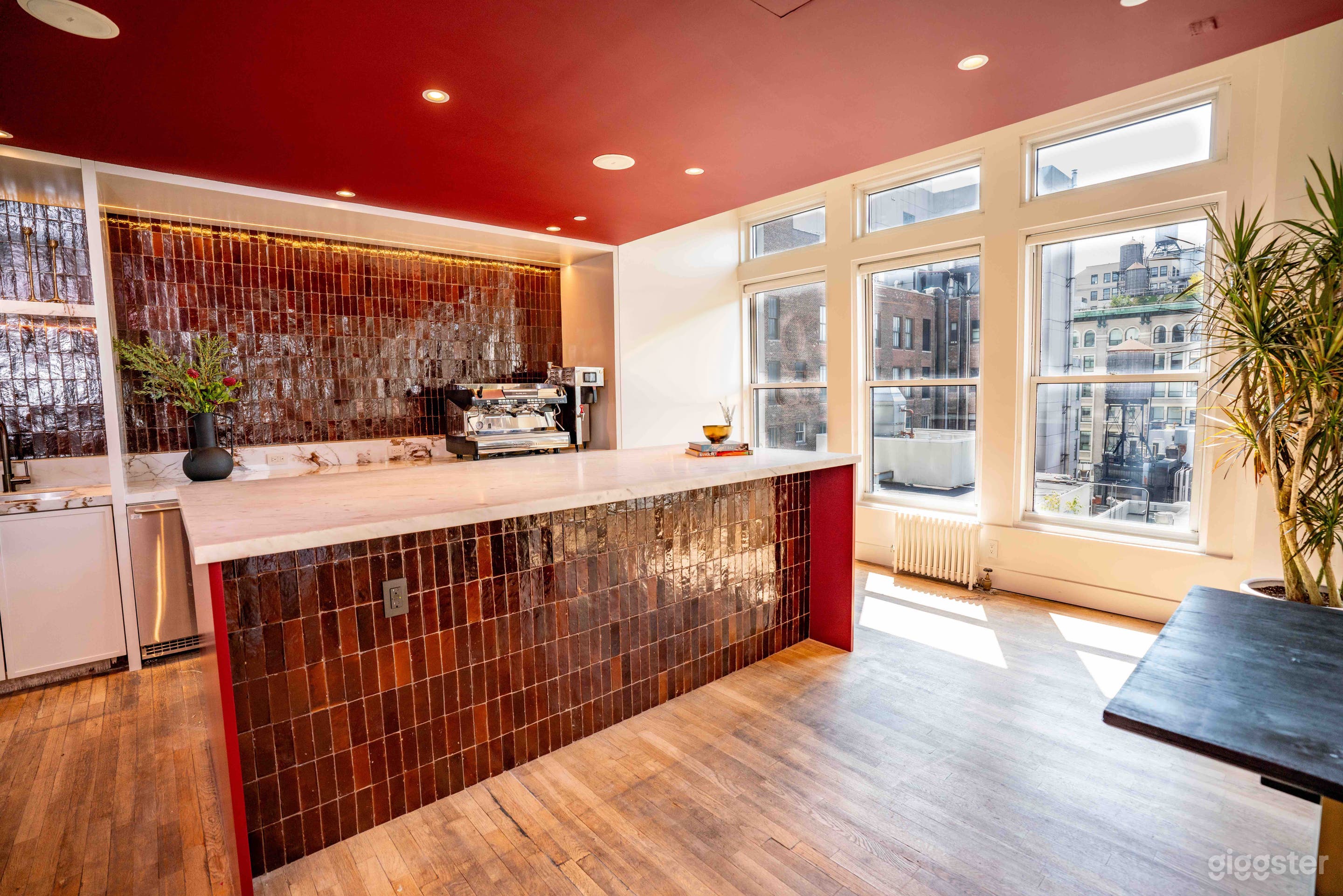 Bright Skyline Penthouse for Events Photo 1