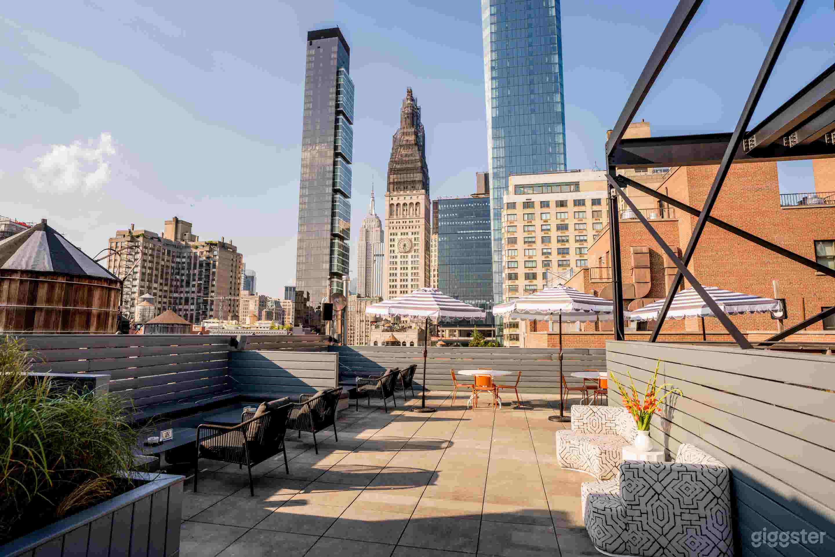 Bright Skyline Penthouse for Events Photo 3