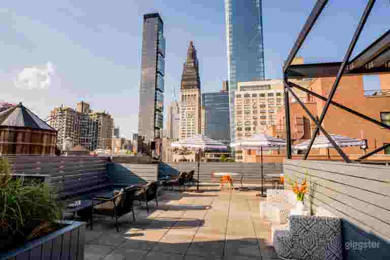  Bright Skyline Penthouse for Events 