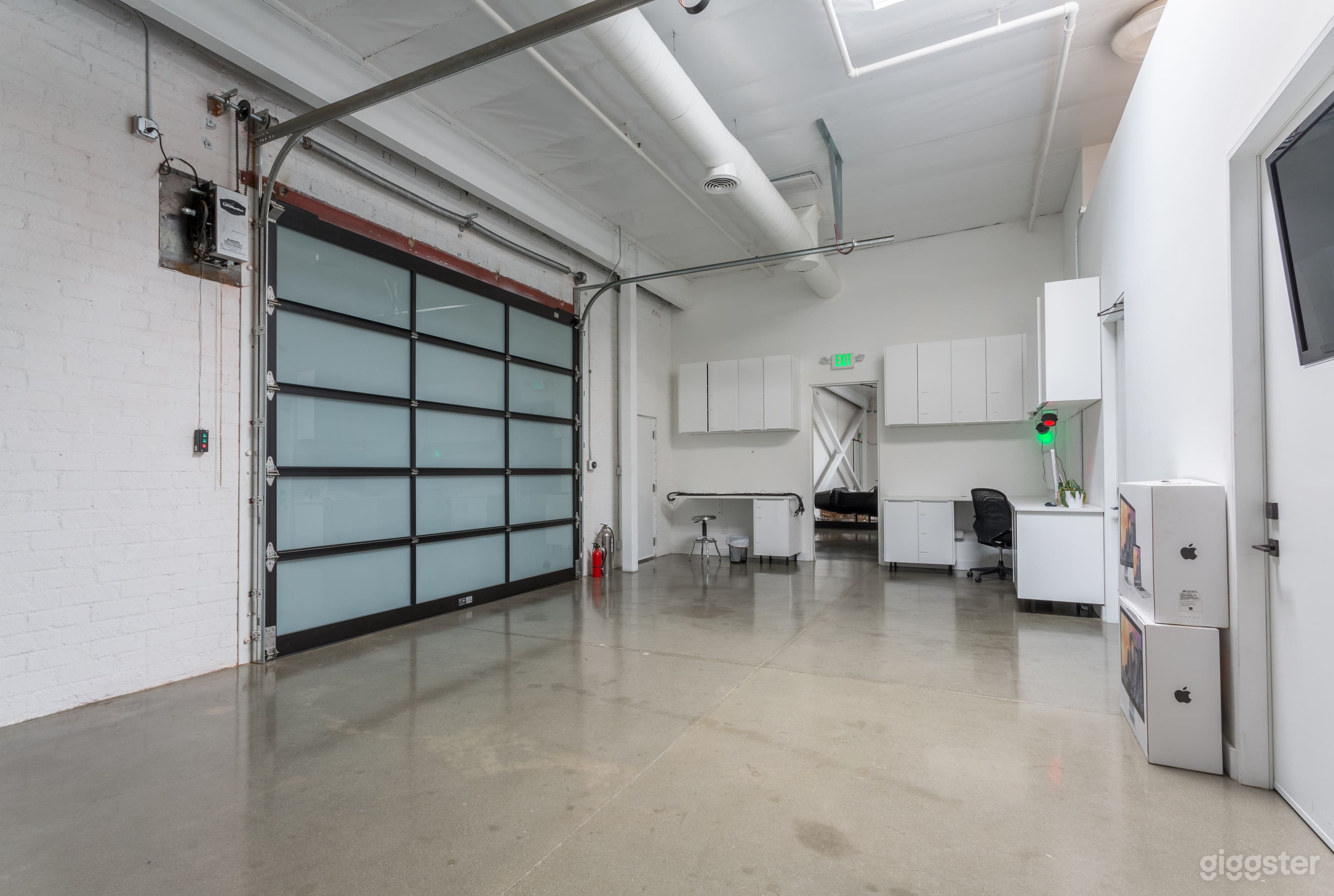 Studio No.200 - C Photo 3