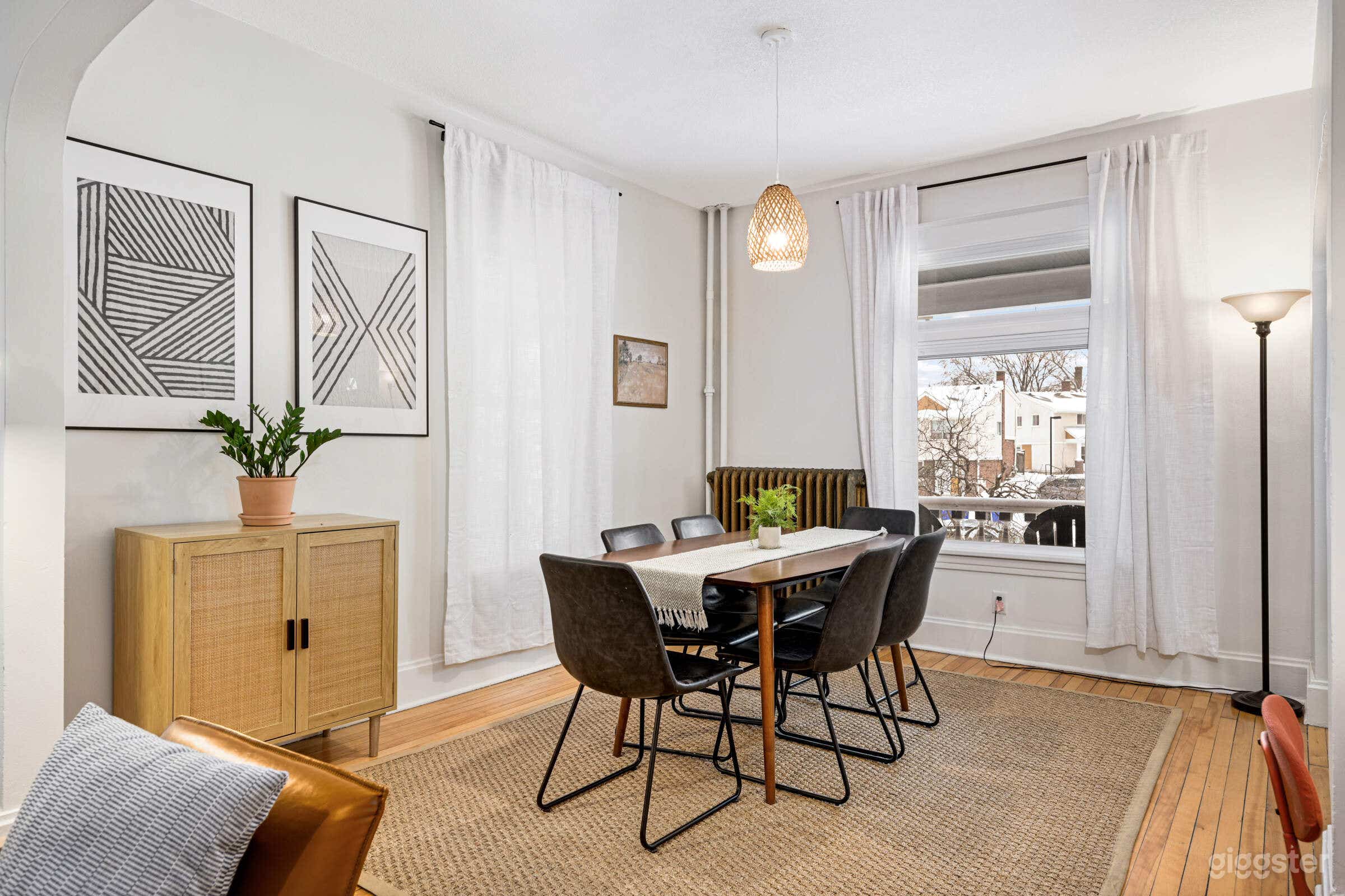 Hygge Haven: Cozy and Calm Retreat in Saint Paul  Photo 1