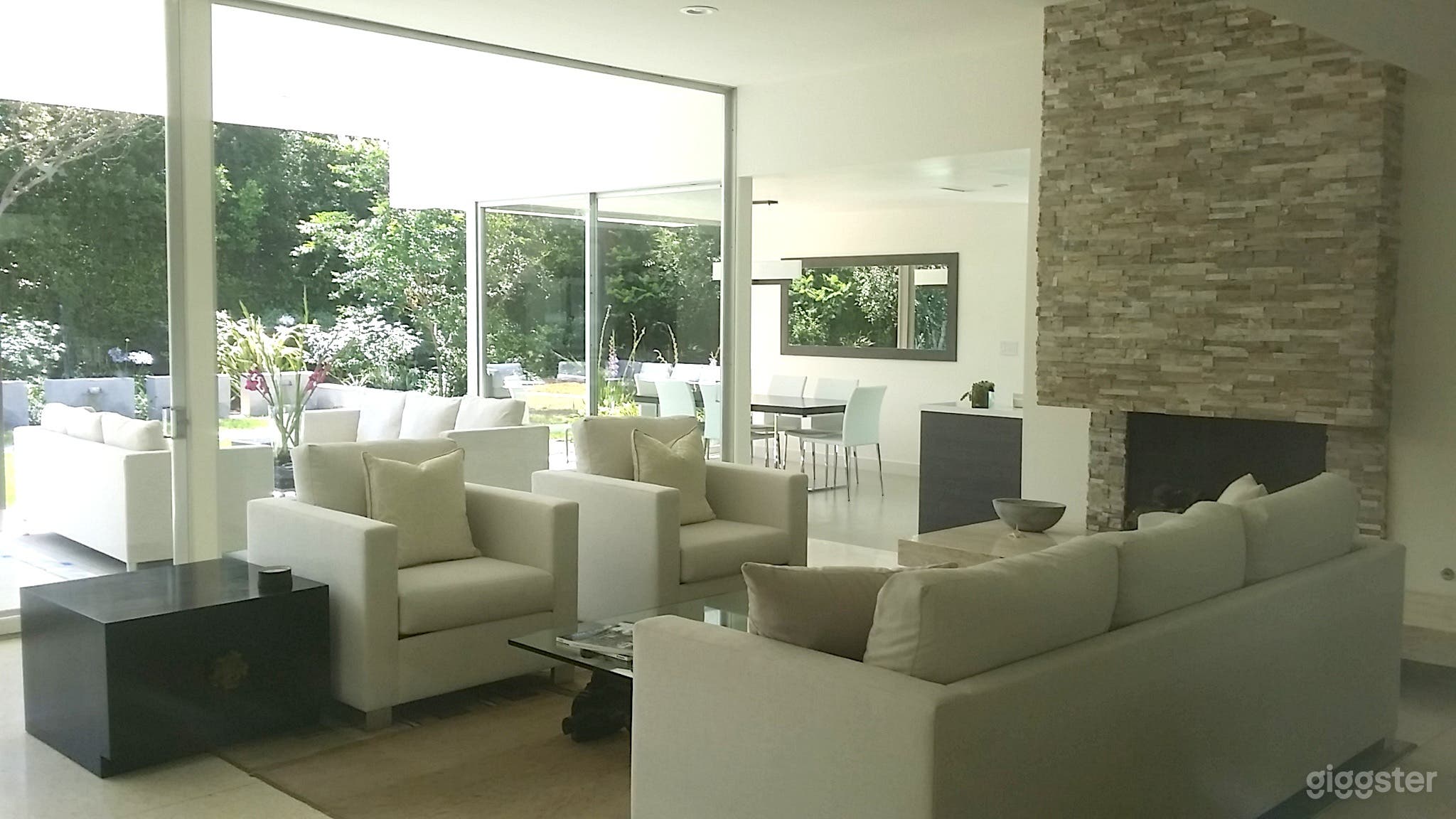 Modern Sherman Oaks - 262 Photo 1