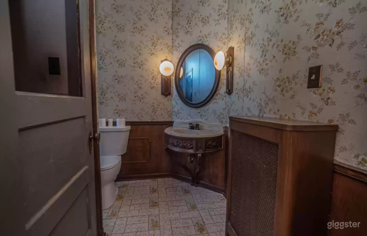 White House Haunted Mansion Photo 4