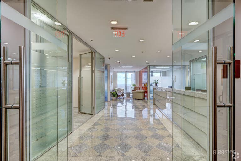  Luxury Executive Offices with Sweeping City Views 