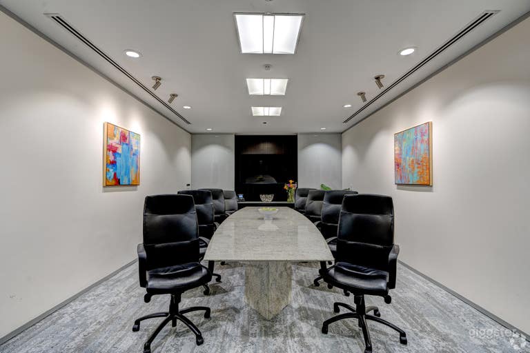  Luxury Executive Offices with Sweeping City Views 