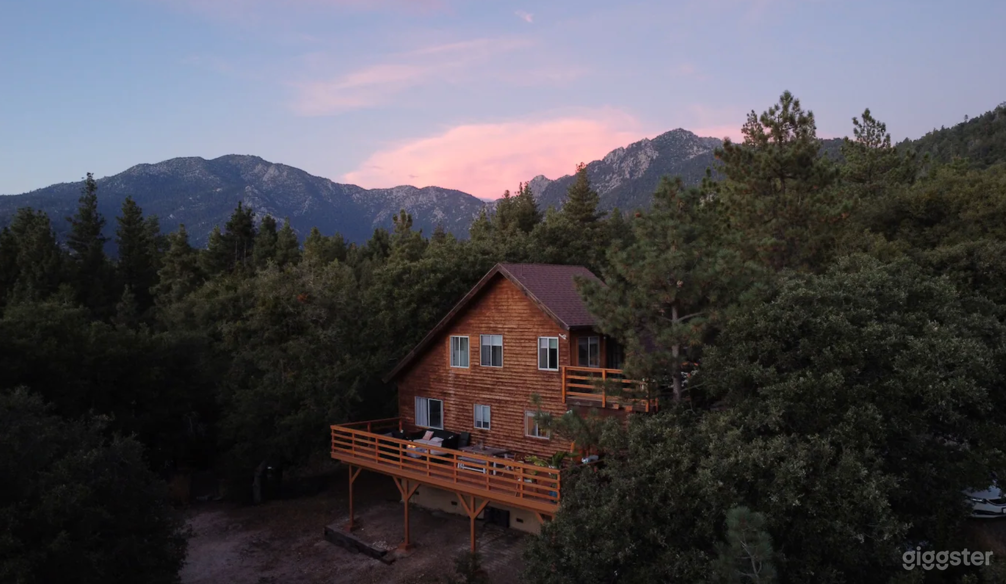 Beautiful Secluded Cabin in the Woods Photo 2