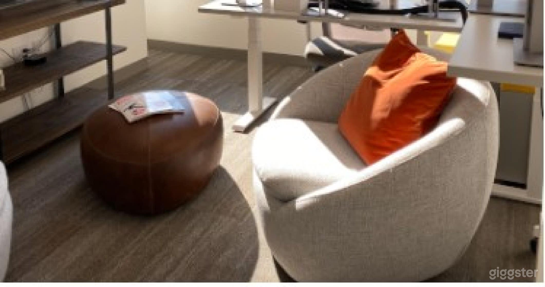 Office Work Space For 5 Photo 3