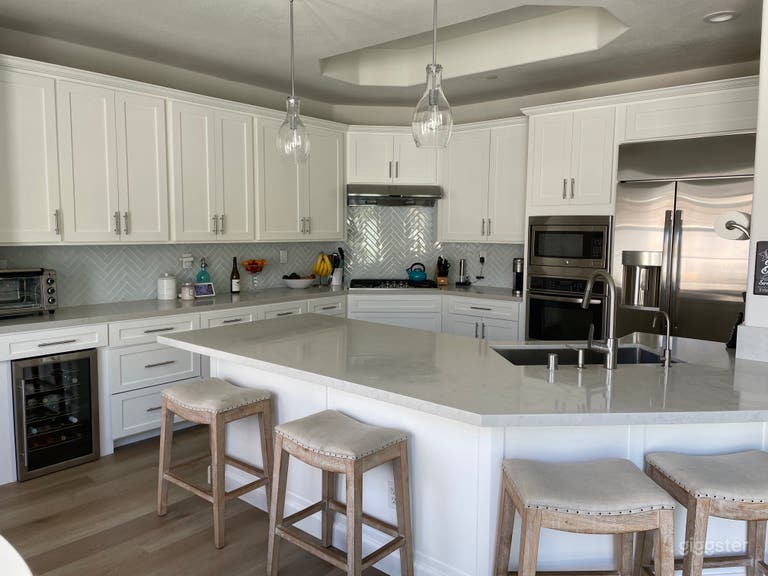  Bright white kitchen. 
