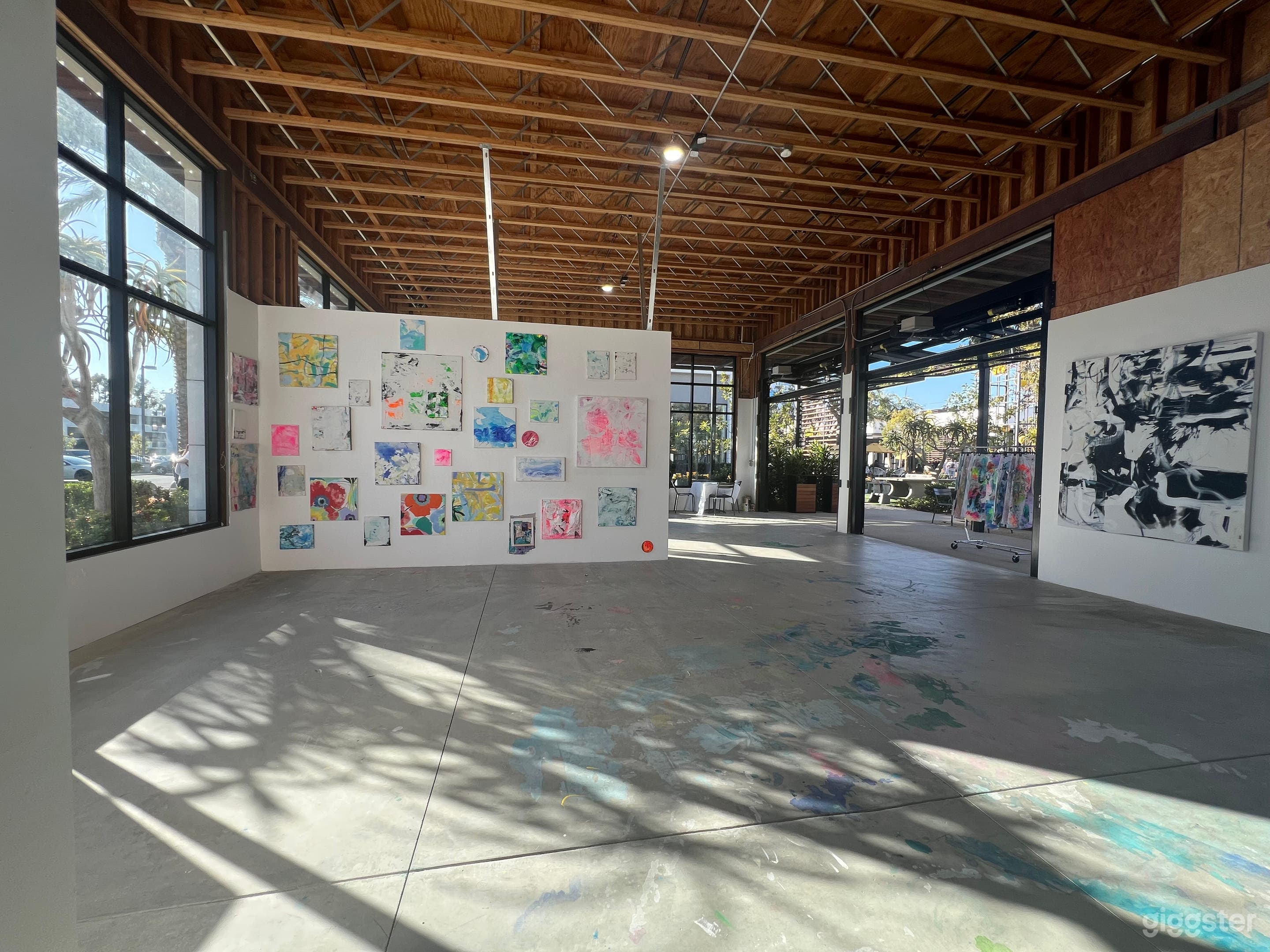 Industrial Art Gallery with Huge Windows  Photo 3