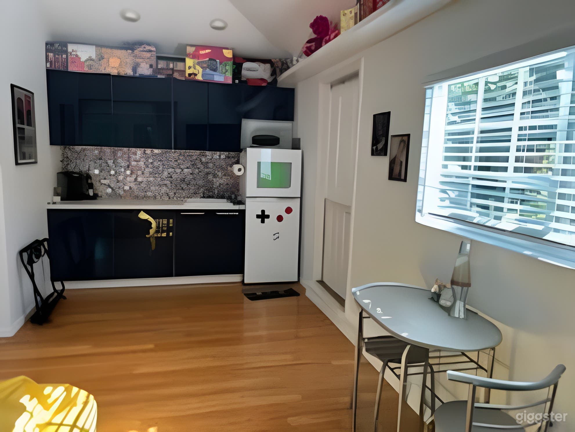 90s Themed Guest House (Back House) Photo 3