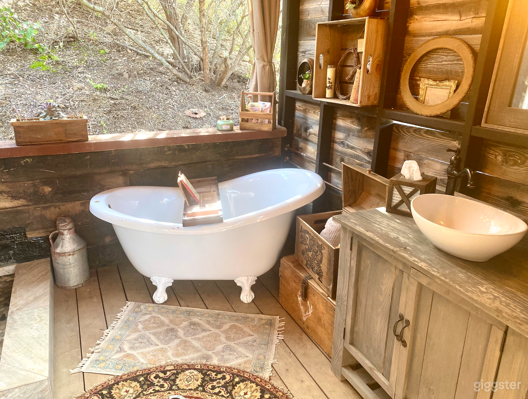 Luxury Safari Tent  Photo 3