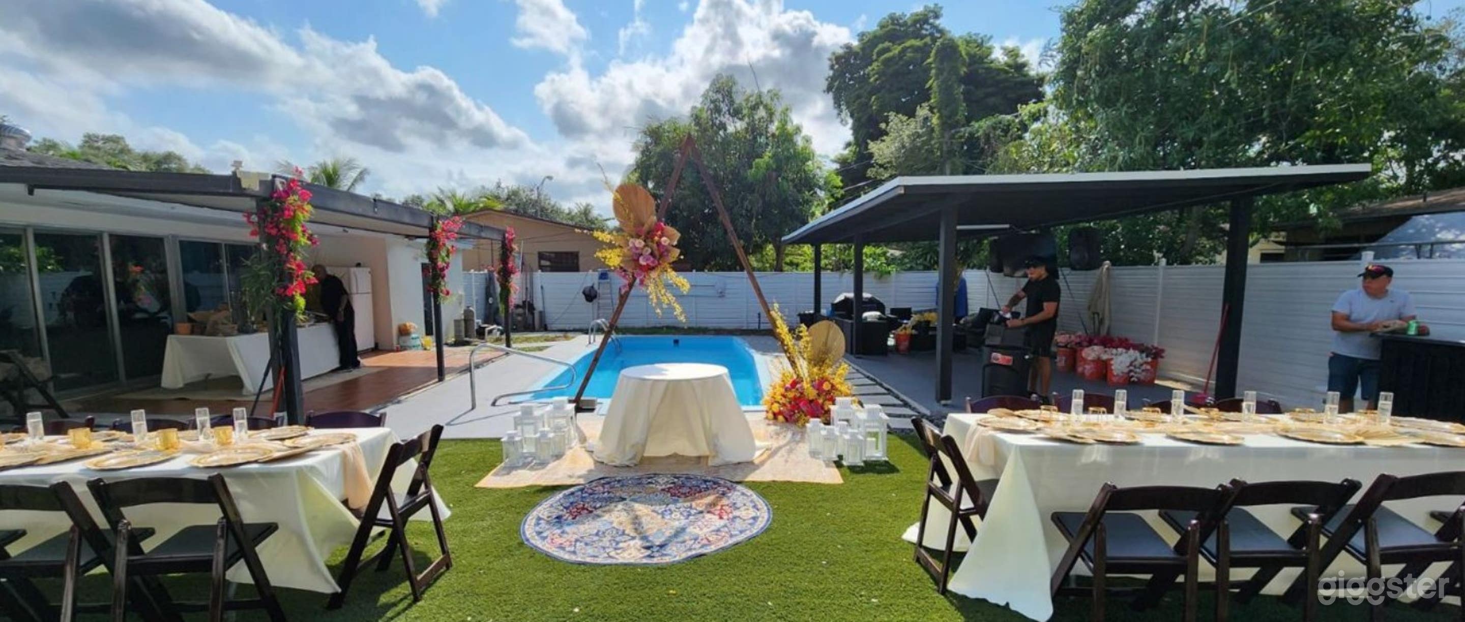  Sparkling Pool Retreat In Miami Photo 3