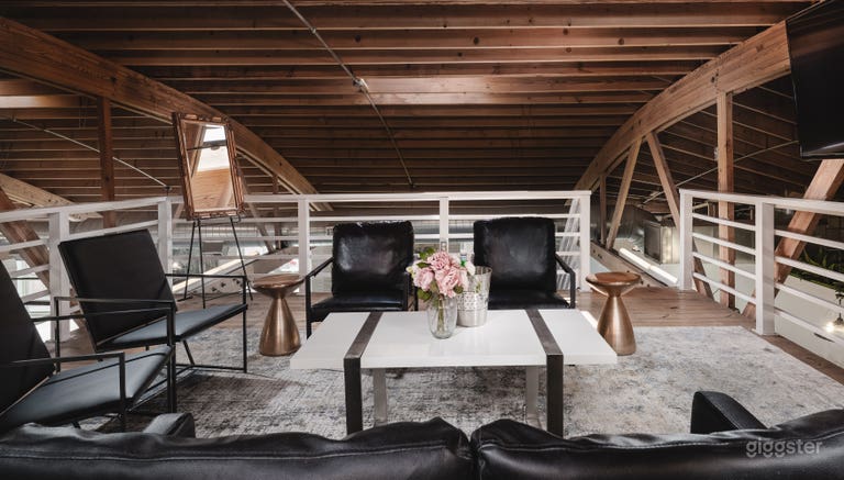  Industrial Modern Space in Chicago West Town 