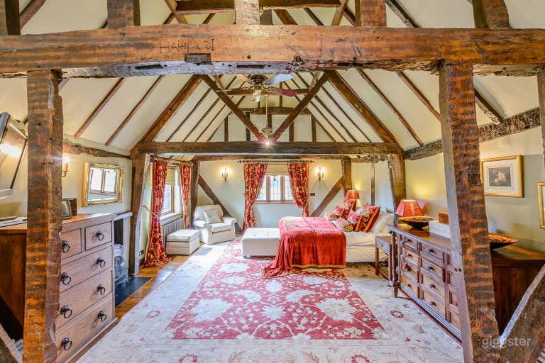  Grade II Listed Tudor Manor 