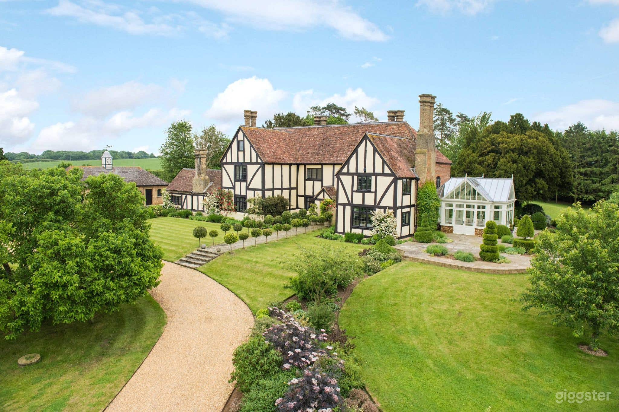 Grade II Listed Tudor Manor Photo 1