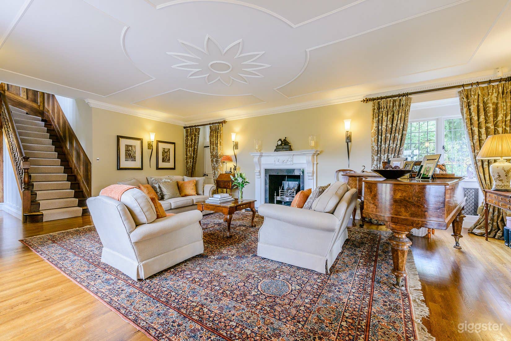 Grade II Listed Tudor Manor Photo 2