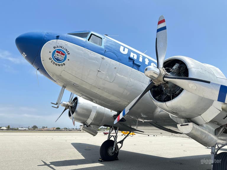  Historical Aircraft-DC3 Mainliner 