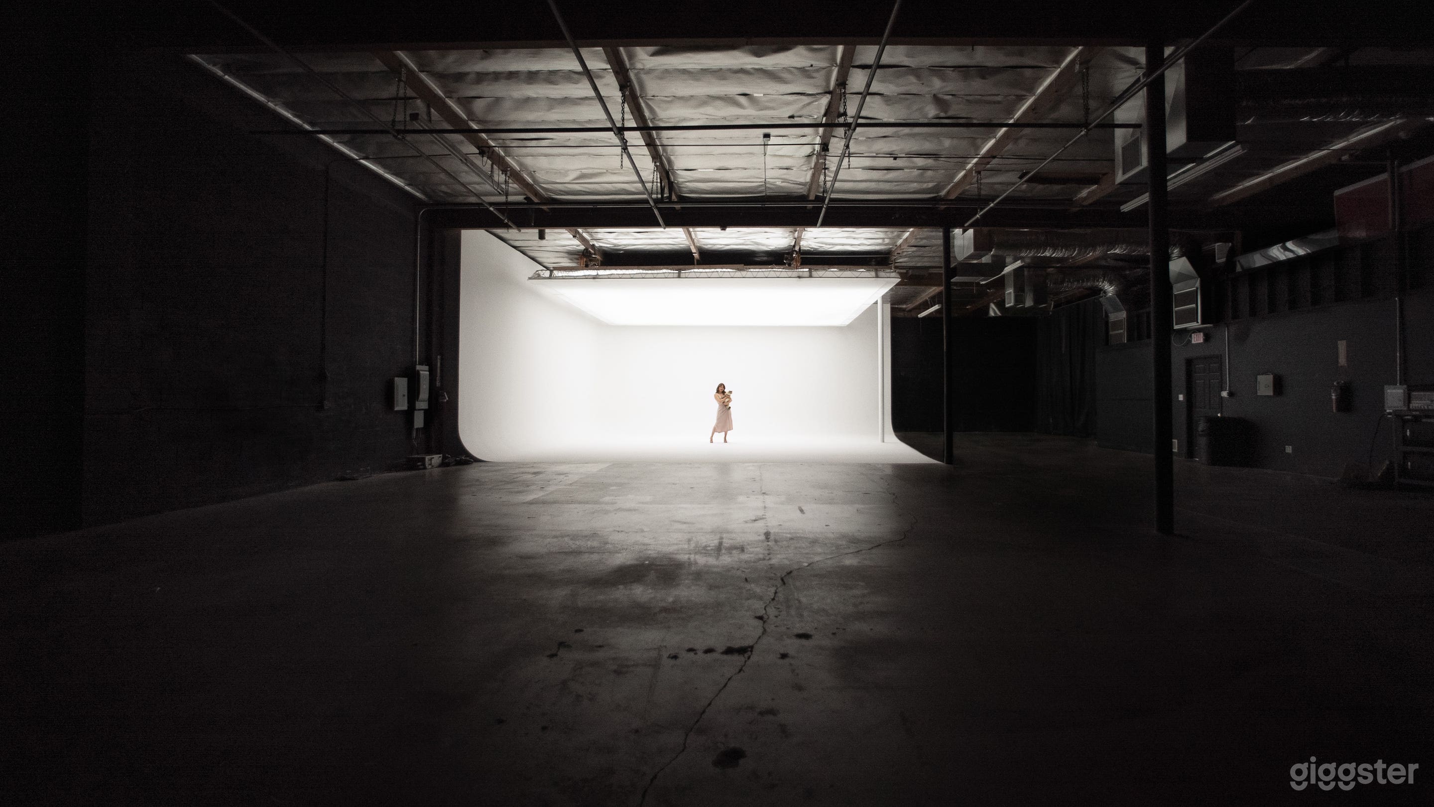 N. Hollywood Studio Amazing TopBox Light Cyc and Black Box  Photo 1