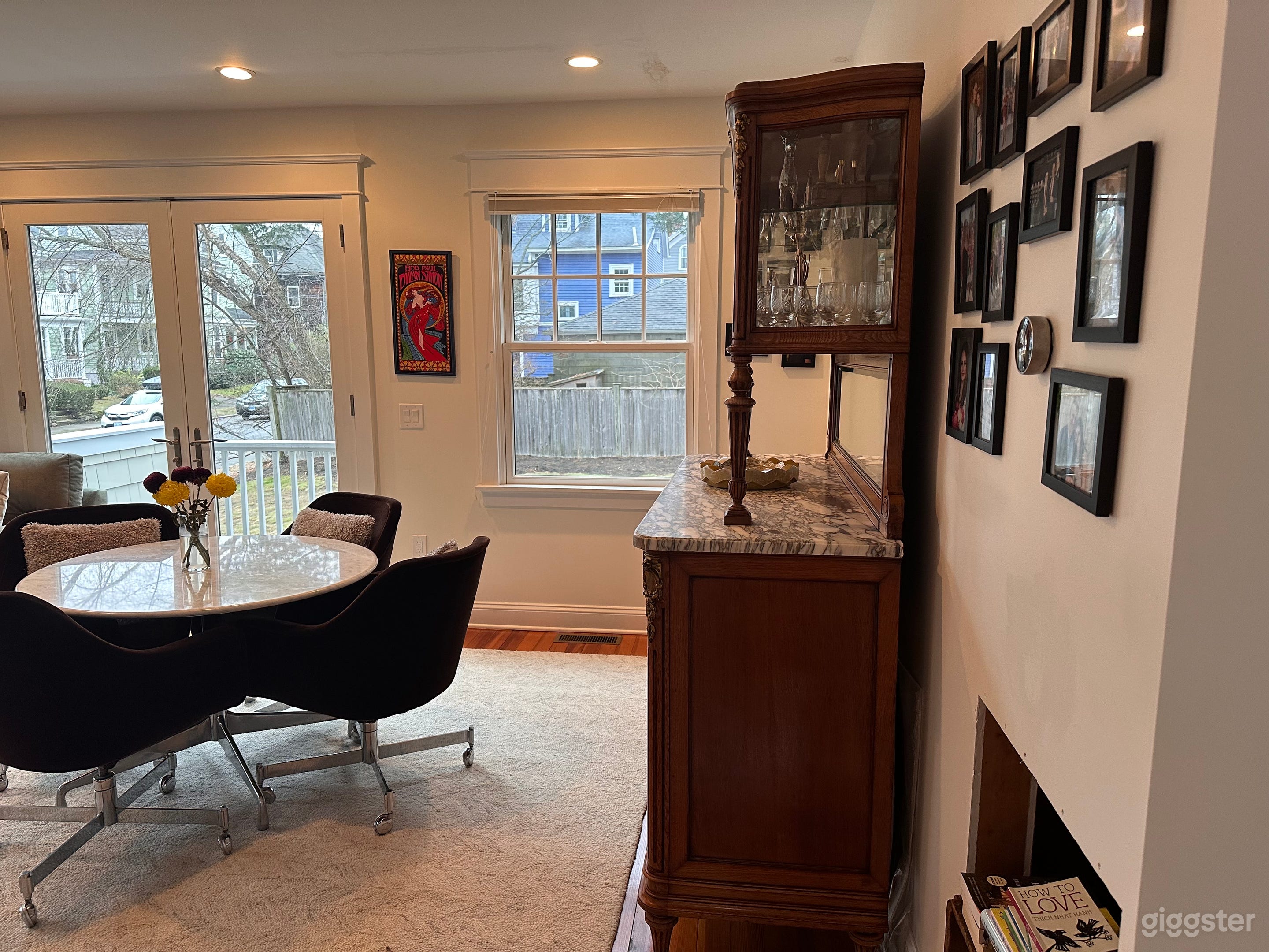 Lovely Gambrel Colonial home in Providence RI Photo 4